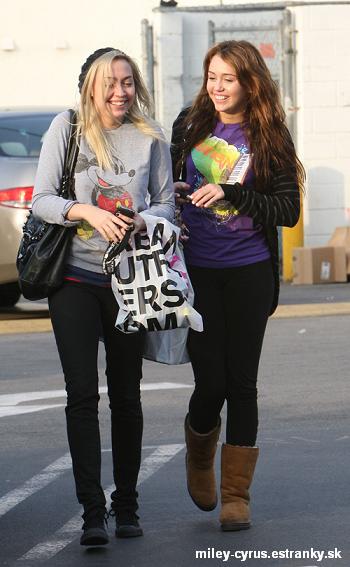 Urban Outfitter - 09